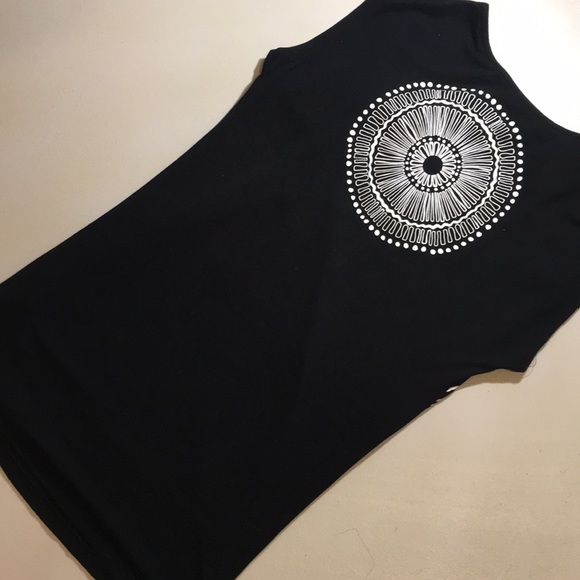 - Desigual Black top with white graphics - Picture 2 of 7
